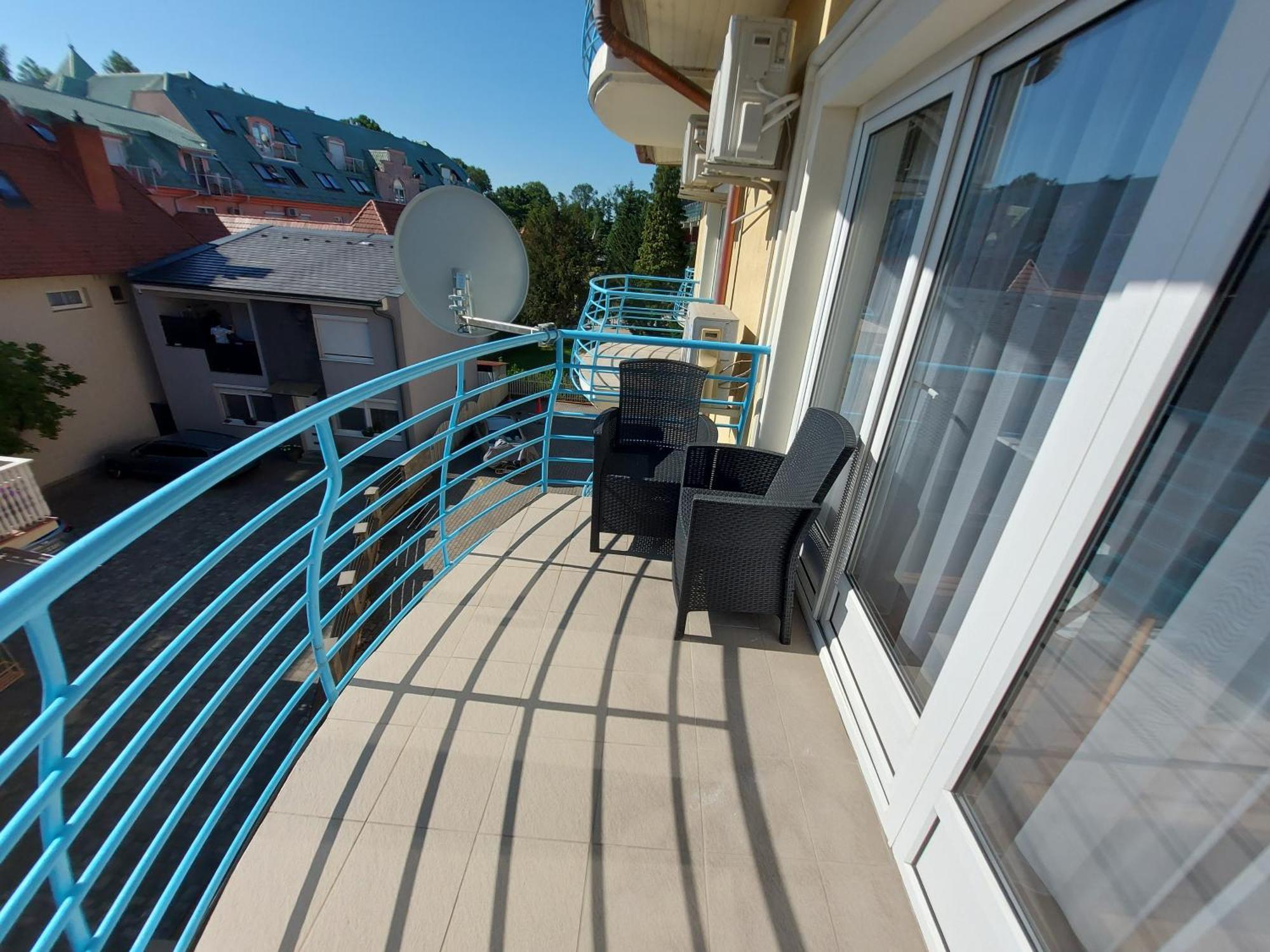 Cafe Relax Apartments Hévíz Exterior foto